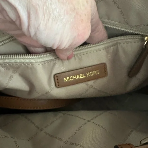 Michael Kors Brown Leather Hobo Shoulder Bag - Picture 4 of 7